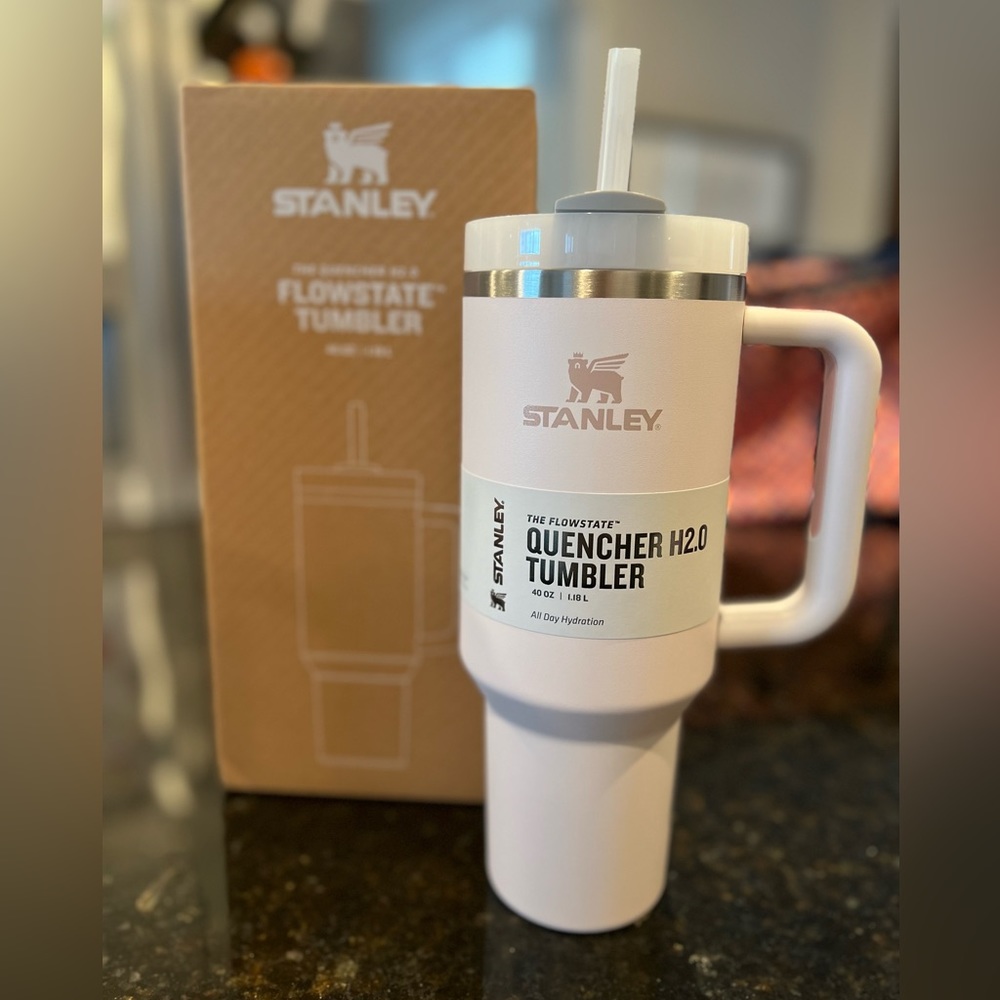 NWT Stanley the Flowstate Quencher H2.0 Tumbler | 40oz Rose Quartz